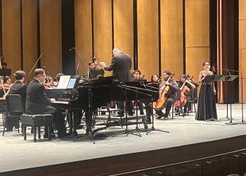 Matías Carbajal y la Orquesta Sinfónica Esperanza Azteca emocionan con el Concierto Sinfónico De Agua y Sal