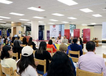 Treinta años de historias: entre estanterías del pasado y postales del porvenir