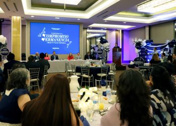 Festejan a sus empleados más leales