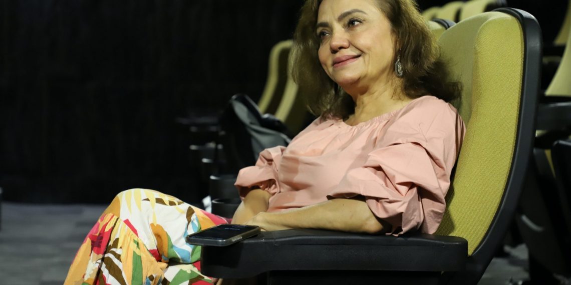 ¡Enhorabuena! Perla de la Rosa recibe premio a mejor actriz