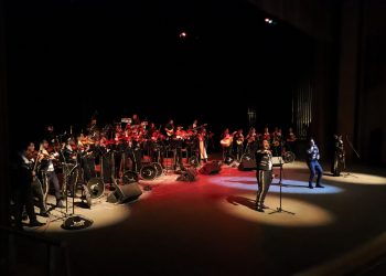 Festejos del 10 de mayo abren escena desde la UACJ