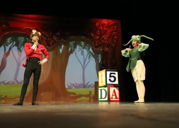 Cri-Cri el grillito cantor se une a la Compañía de Ballet Clásico de la UACJ 