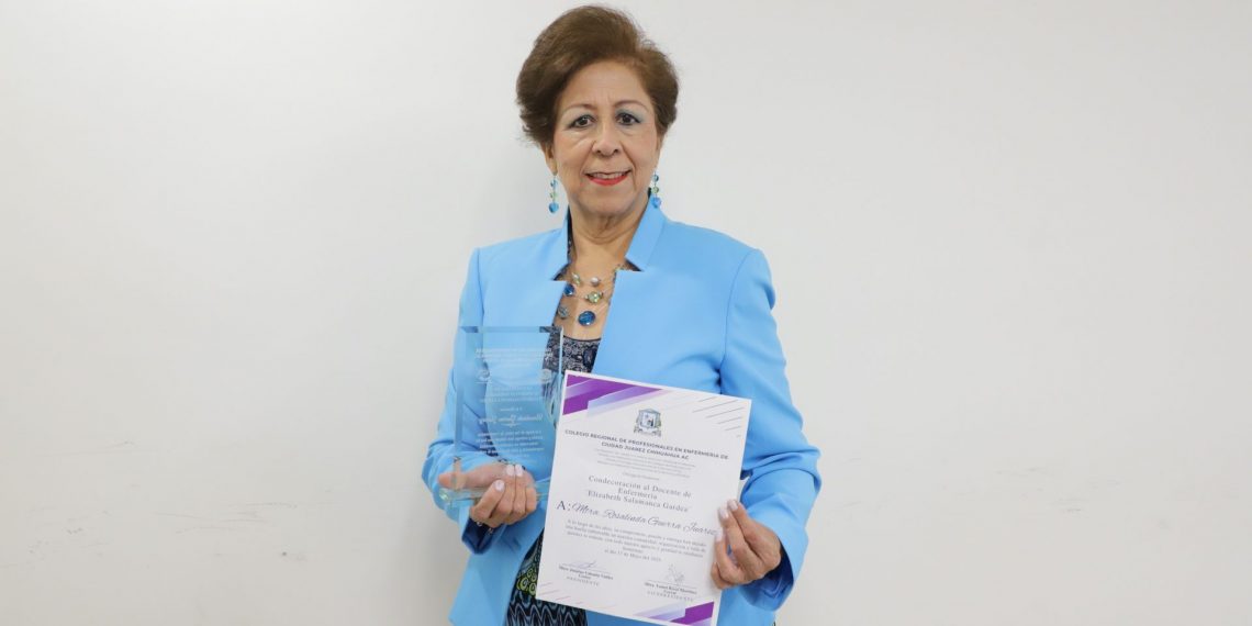 Maestra de la UACJ recibe Premio a la Docencia en Enfermería “Elizabeth Salamanca Gardea Cabral” 2025 