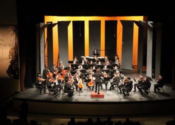Emociona Orquesta Sinfónica de la UACJ en su homenaje a Mozart