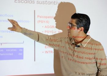 Imparten capacitación a psicólogos de los Centros de Bienestar UACJ 