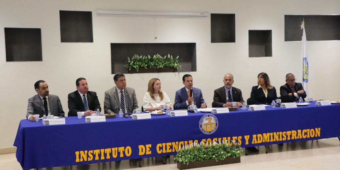 Construyen acuerdos en beneficio de los alumnos  