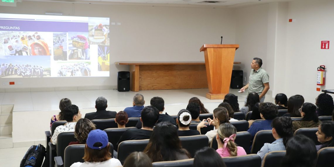 Inician conferencias de la XVII Semana Internacional de Veterinaria: Manejo integral de la colmena en zonas áridas  