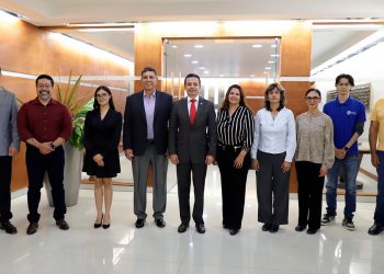 Dan la bienvenida a nuevos integrantes de la Comisión Electoral de la UACJ