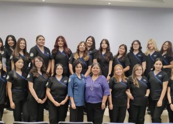 Toman protesta estudiantes de Trabajo Social en la UACJ