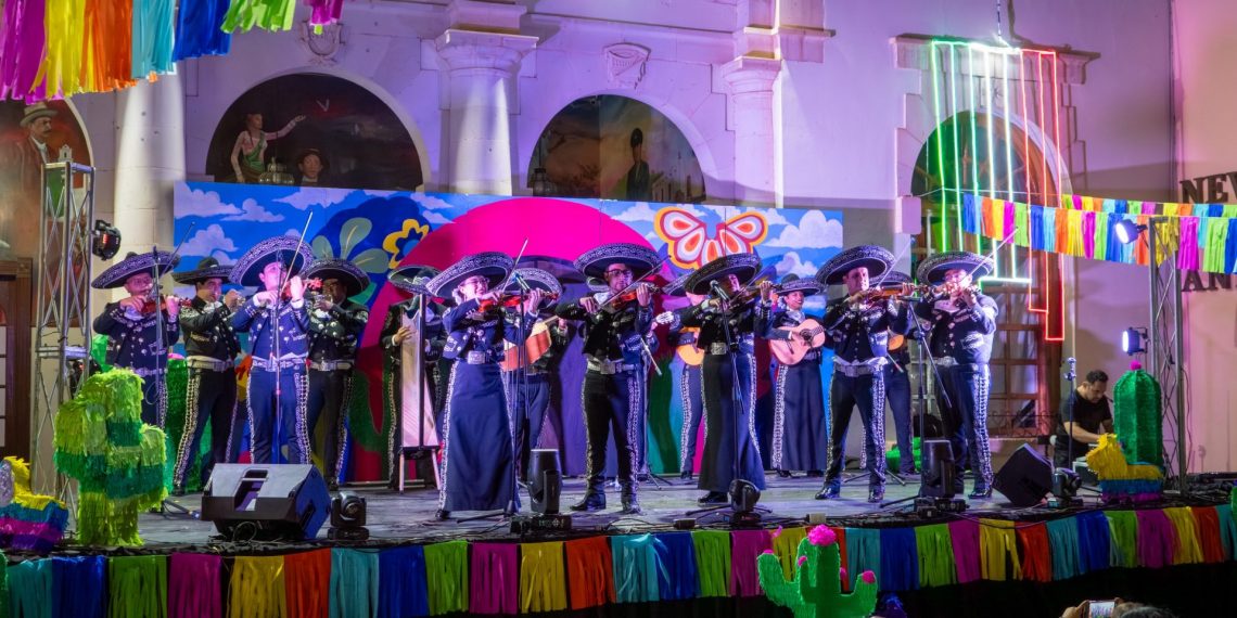 Viven Callejoneada en Casas Grandes Pueblo Mágico