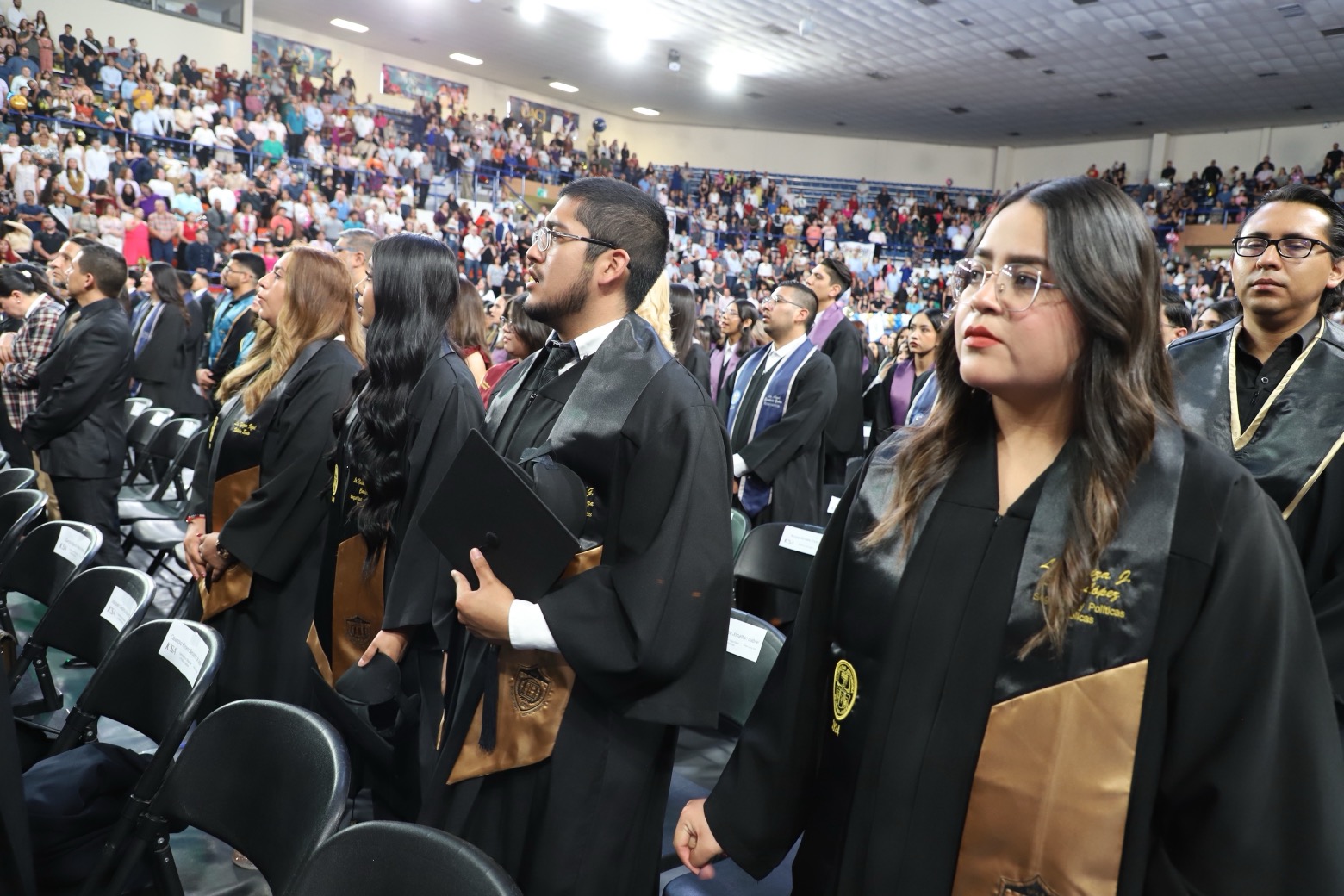 La UACJ entrega títulos a egresados de ICSA, ICB y Campus Ciudad Universitaria