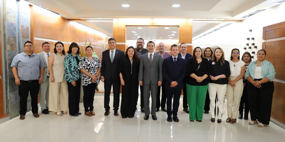 Autoridades de la UACJ se reúnen con funcionarios del COBACH