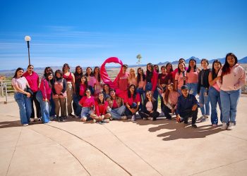 Juntos por la prevención: Feria de la Salud Rosa en la UACJ