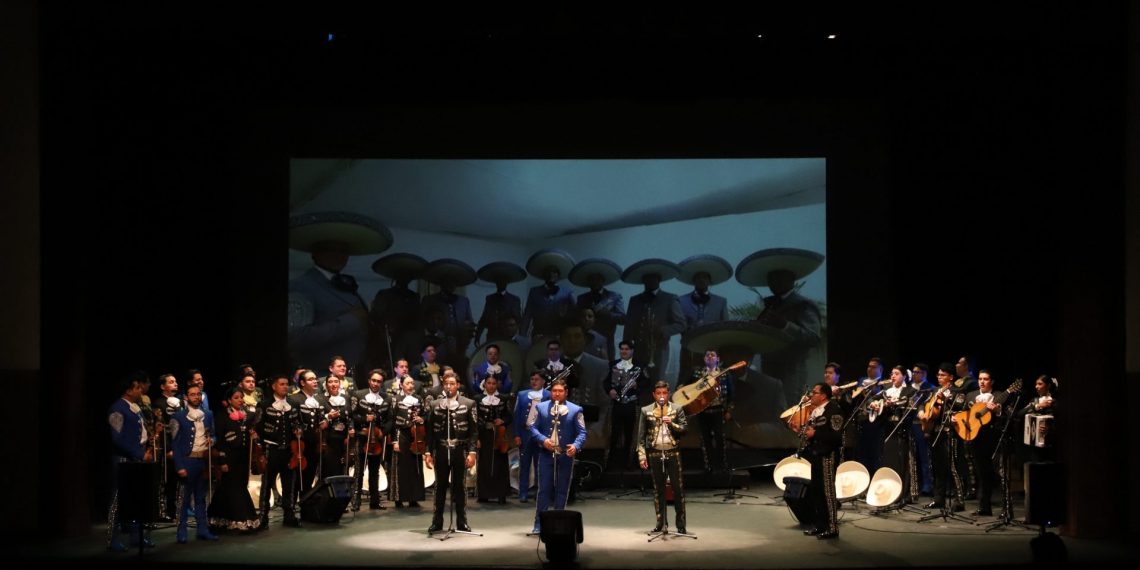 Generaciones al unísono: el Mariachi Universitario celebra el otoño con orgullo juarense