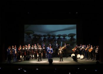 Generaciones al unísono: el Mariachi Universitario celebra el otoño con orgullo juarense
