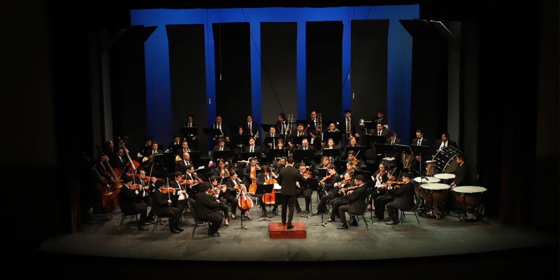Notas que celebran medio siglo de historia universitaria