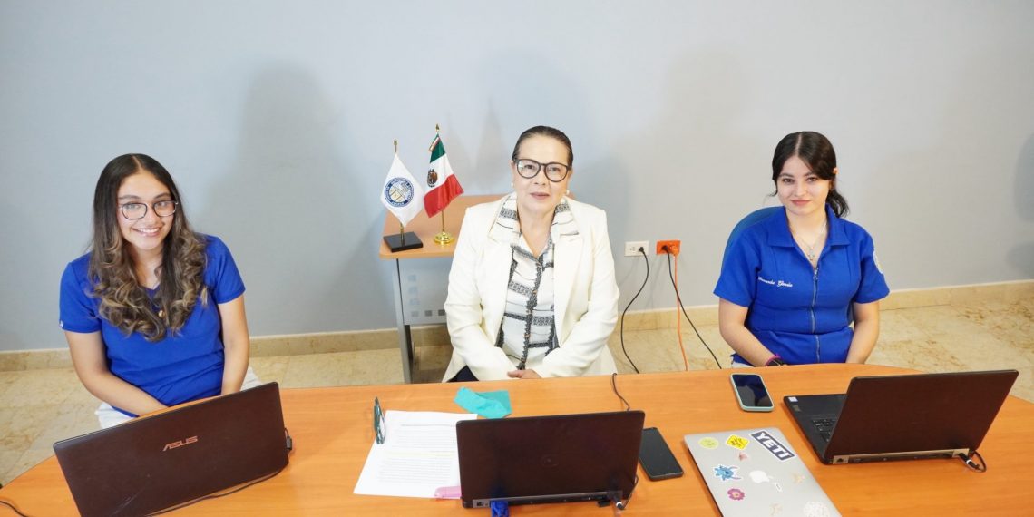 Participan universitarias en congreso internacional de salud