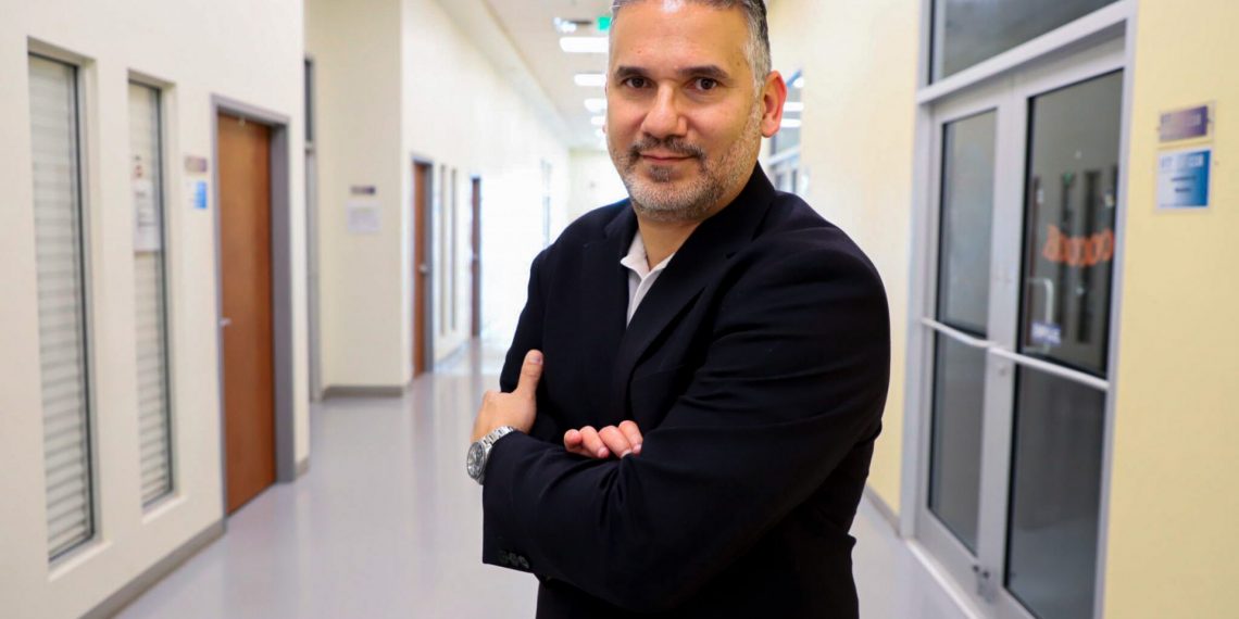 Gratitud, ciencia y compromiso: el investigador de la UACJ Rafael González-Landaeta es reconocido como Senior Member de la IEEE