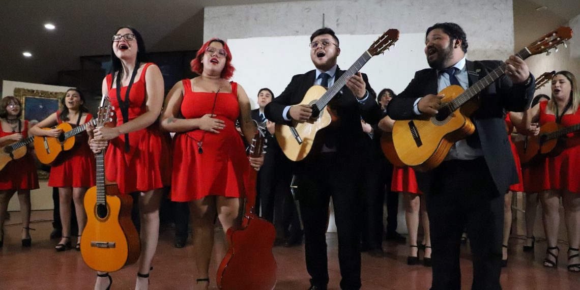 Participa UACJ en Encuentro de Rondallas en Casas Grandes