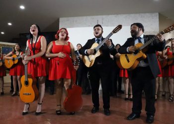 Participa UACJ en Encuentro de Rondallas en Casas Grandes   