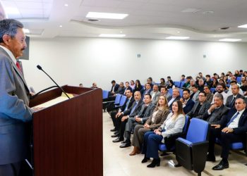 La historia viva de la UACJ: una conferencia que reconcilia pasado, presente y futuro