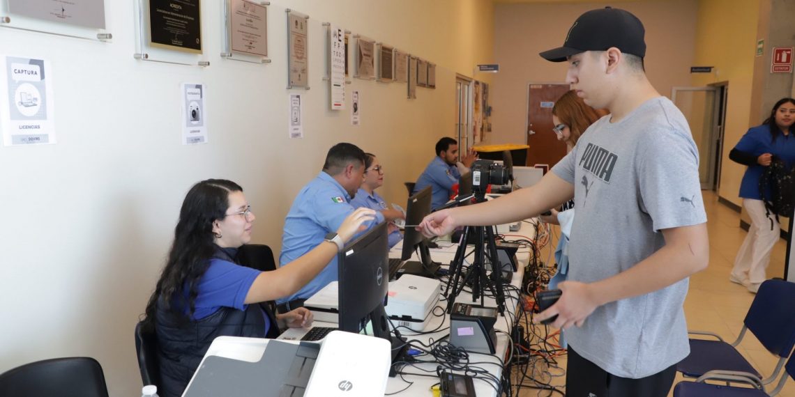 Tramitan con éxito licencias de conducir en el Campus de Ciudad Universitaria