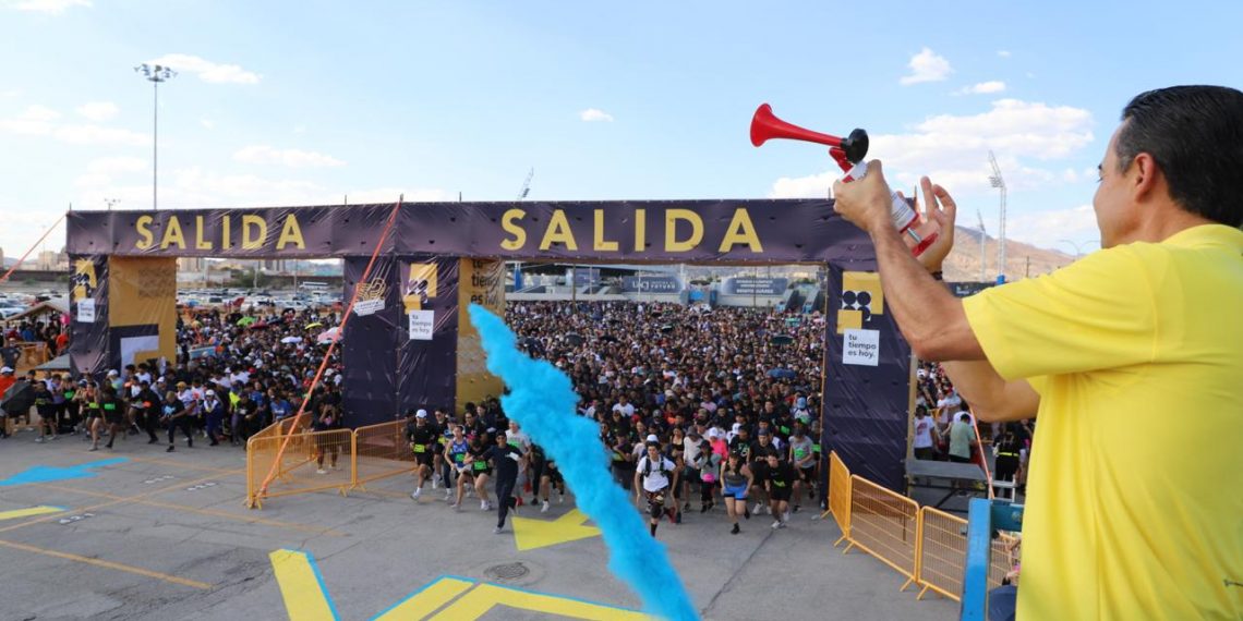 La UACJ corre unida por su 52 aniversario