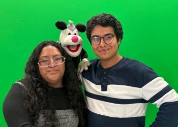 Una marioneta contra el olvido: jóvenes de la UACJ que visibilizan la voz de los pueblos