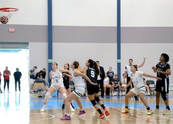 Los Indios rugen en casa nueva