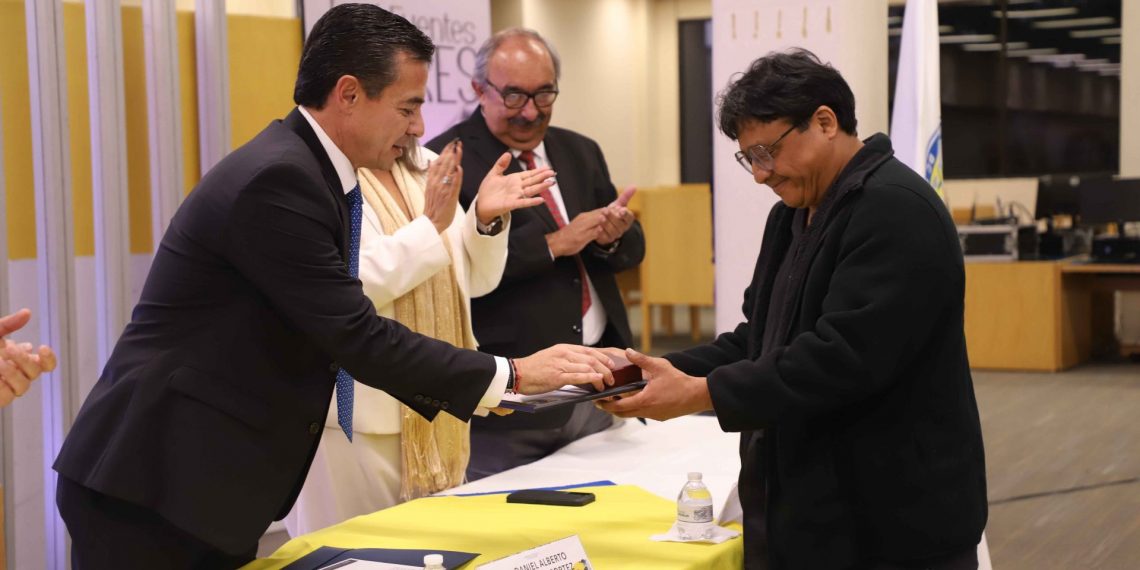 Ivi May Dzib, ganador del XL Premio Nacional de Literatura José Fuentes Mares