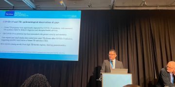 Académico de la UACJ presenta investigación sobre tuberculosis en conferencia mundial