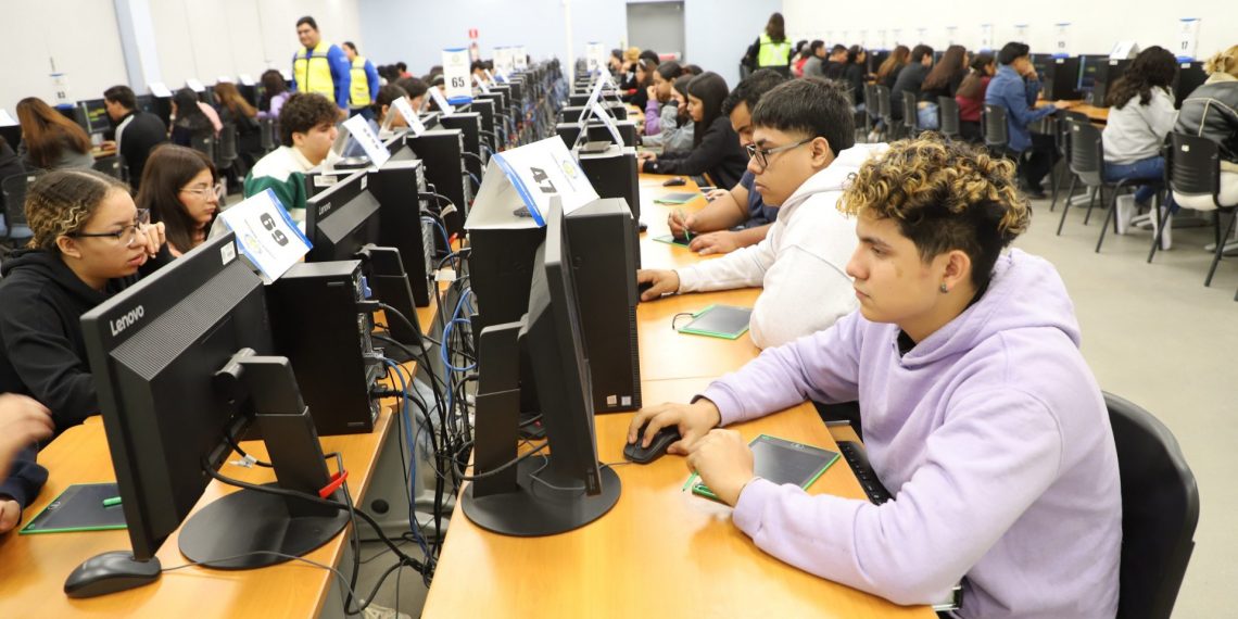 Casi 7 mil aspirantes presentan examen de admisión para la UACJ