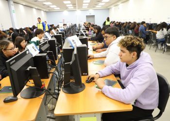 Casi 7 mil aspirantes presentan examen de admisión para la UACJ
