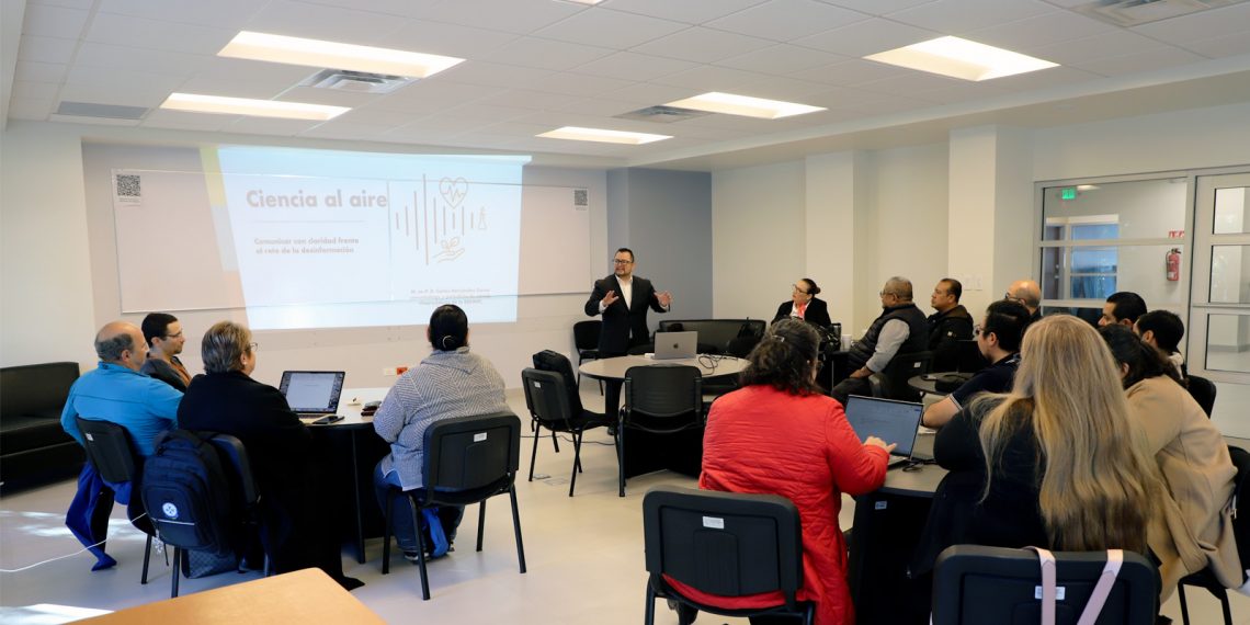 UACJ apuesta por la comunicación clara para combatir la desinformación