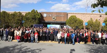 Solidaridad universitaria brinda abrigo contra el frío