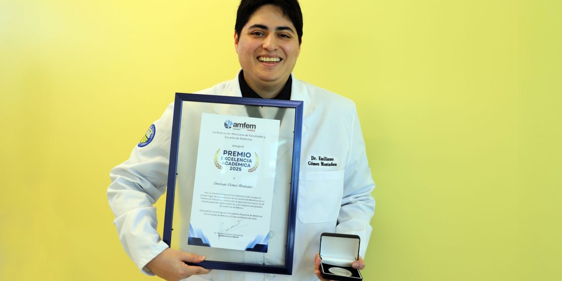 Integridad, actualización y gratitud: Emiliano Gómez Montañez, el estudiante de Medicina que conquistó la excelencia nacional