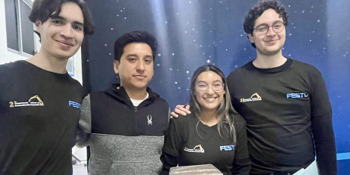 Estudiantes de Ingeniería Mecatrónica obtienen tercer y cuarto lugar en una competencia que impulsa el futuro industrial del país
