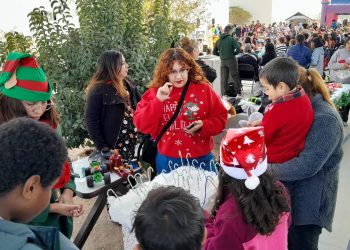 Llevan la magia de la navidad al Centro Comunitario  