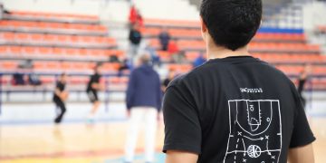 Clínica internacional de Basquetbol inspira desde el gimnasio Universitario