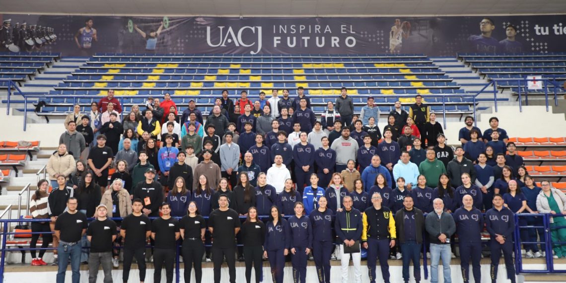 Clínica internacional de Basquetbol inspira desde el gimnasio Universitario