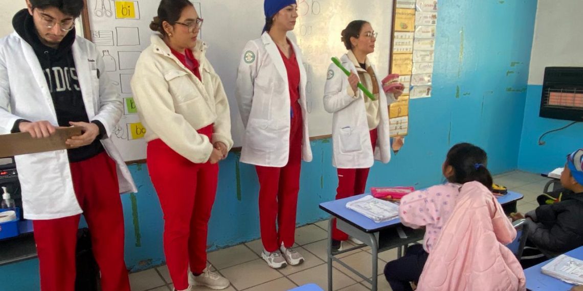 Alumnos participan en Feria de Salud Escolar 