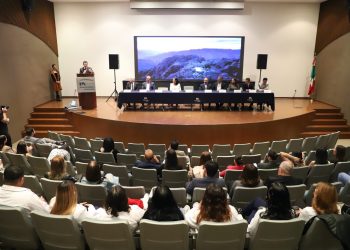 Médicos comprometidos con la sociedad