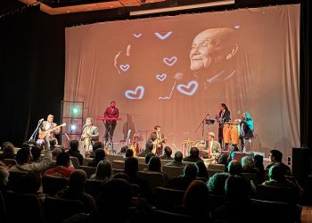 La UACJ une generaciones a través de la música con Ruidos Románticos