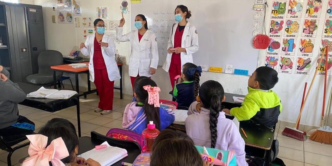 Llevan Feria de la Salud Escolar  