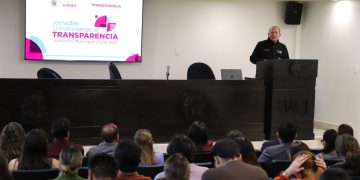 Acerca ayuntamiento de Juárez cultura de transparencia a estudiantes de la UACJ