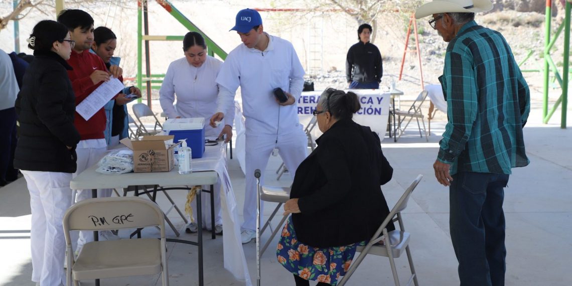 Brigada universitaria lleva servicios de salud y asesoría al Valle de Juárez