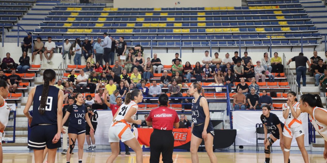 Noche de impacto con partido entre Indias y Leonas