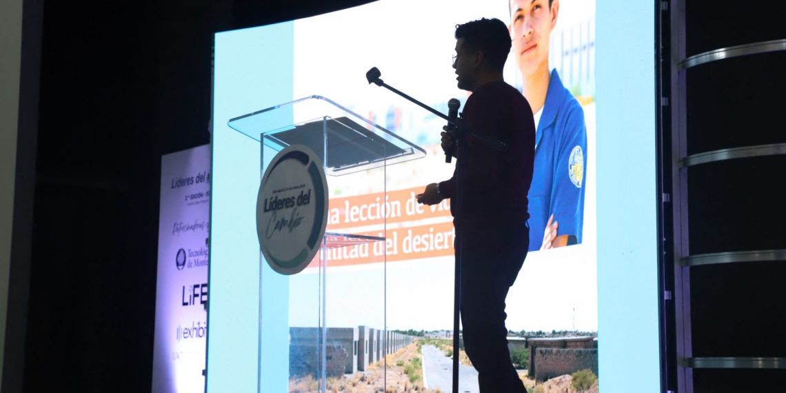 Presente la UACJ con líderes de cambio