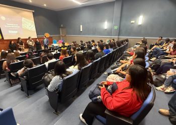 Estudiantes de la UACJ abarrotan diálogos sobre derechos universitarios