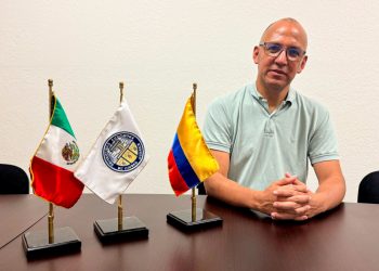 Colombia comparte su visión del marketing 6.0 en la UACJ